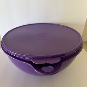 Tupperware Thatsa Bowl 32 Cup Large Food Storage Container #2539B-3 Purple